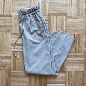 NWOT - Linen pants. Mid rise